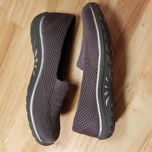 Skechers Relaxed Fit slip-ons with air-cooled memory foam. - Picture 6 of 9